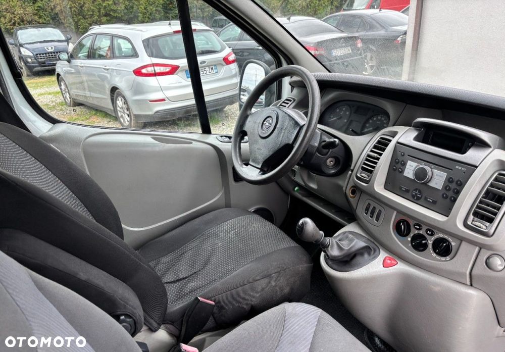 Opel Vivaro - 10