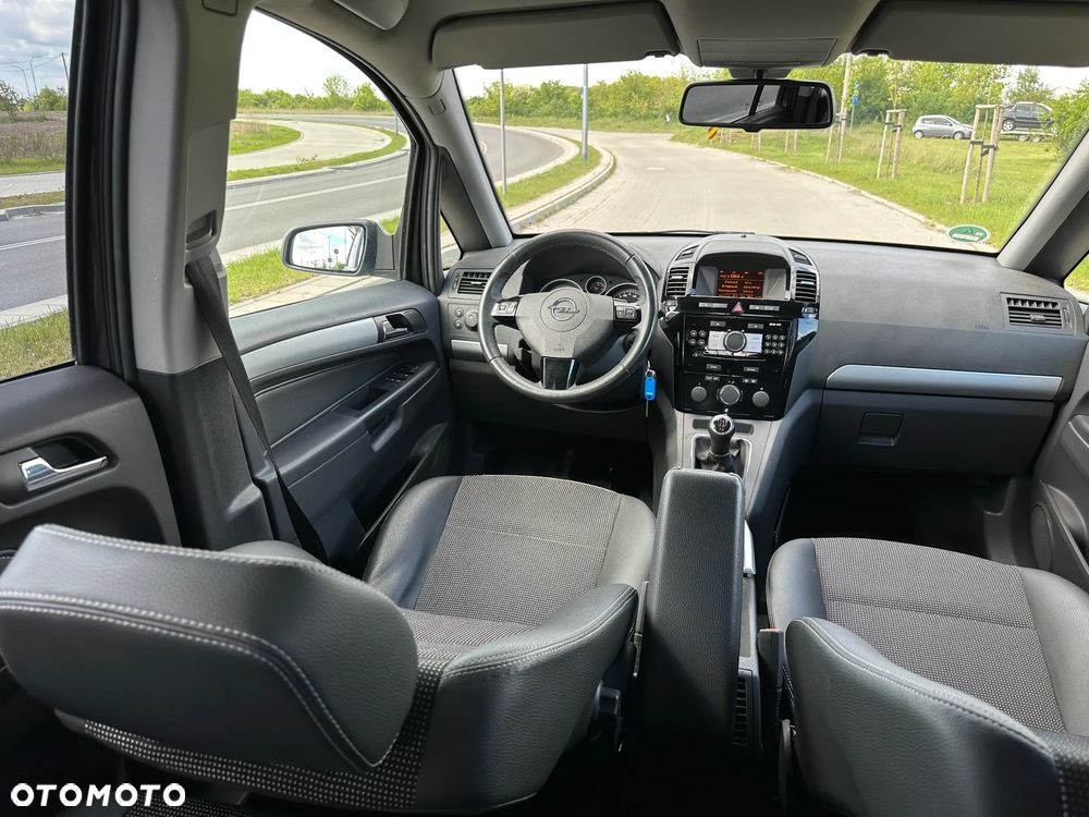 Opel Zafira - 18