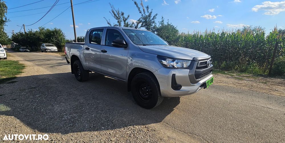 Toyota Hilux 4x4 Double Cab M/T Comfort - 3