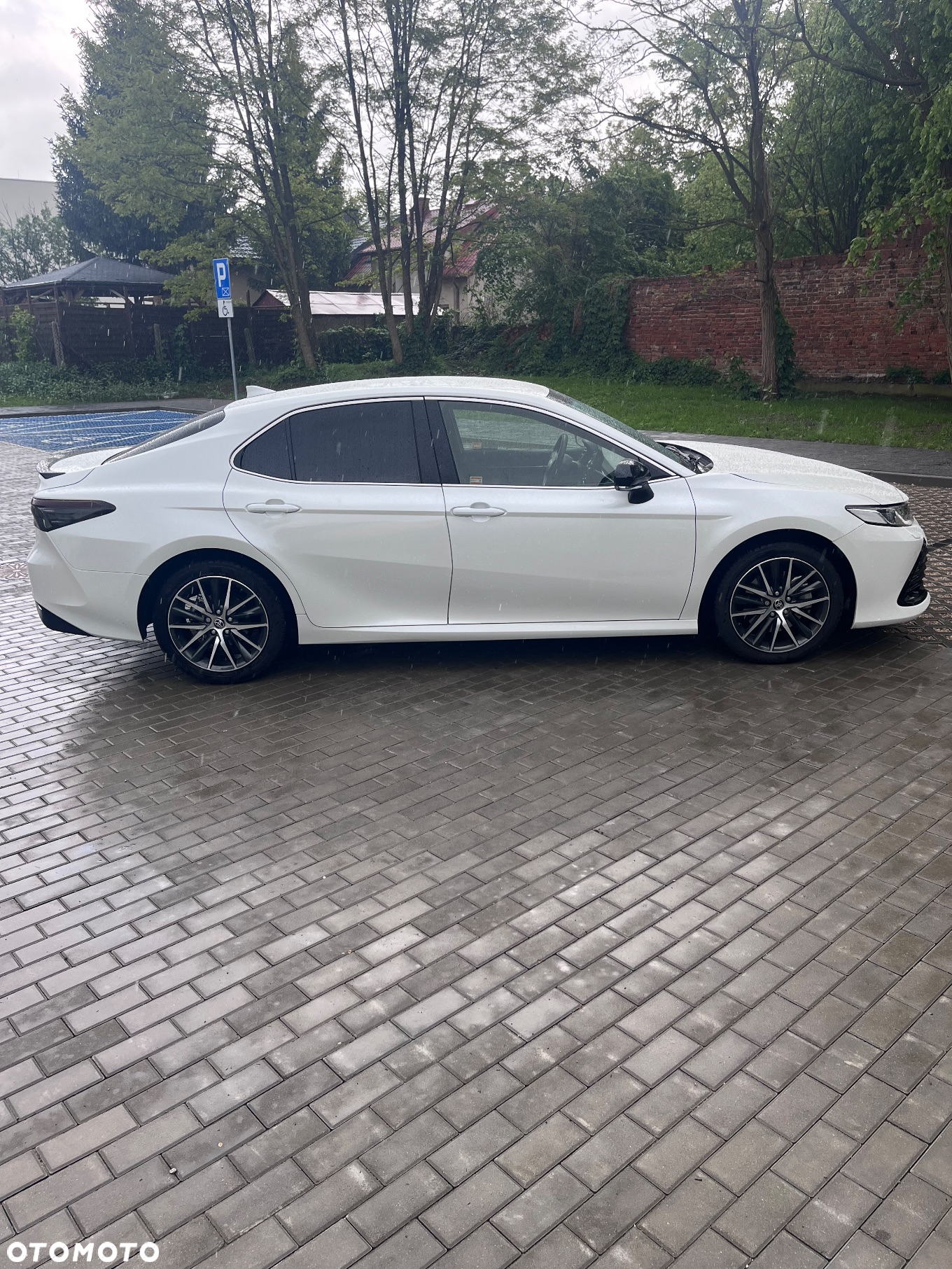 Toyota Camry - 6