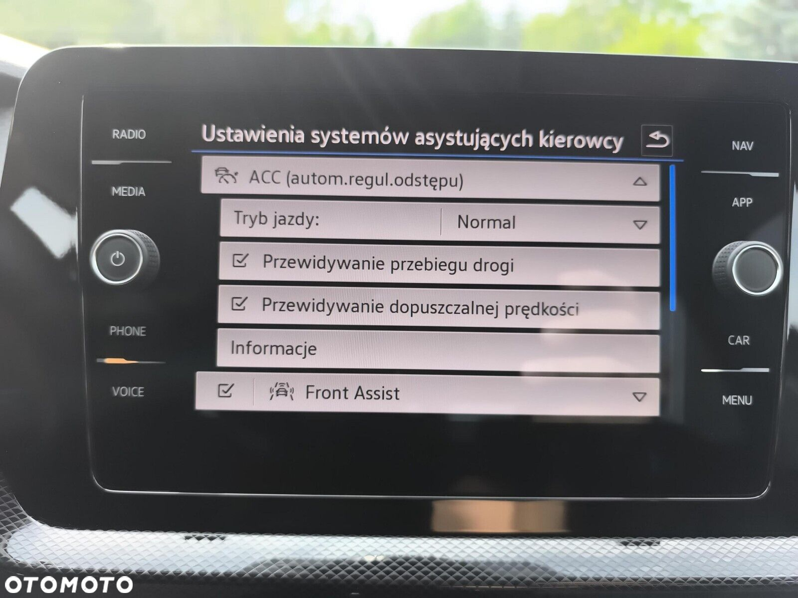 Volkswagen T-Cross - 38