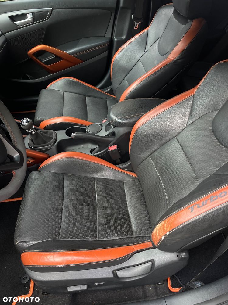 Hyundai Veloster - 11