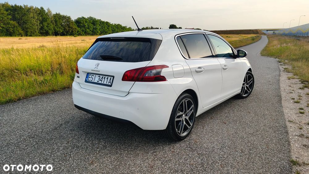Peugeot 308 1.2 PureTech Allure S&S - 8