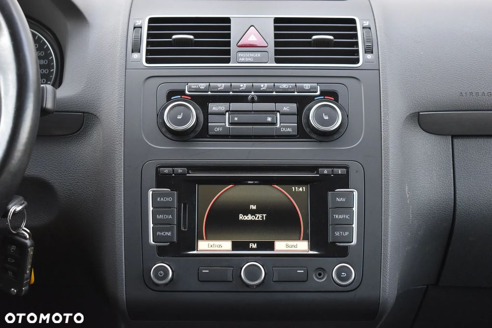 Volkswagen Touran - 10