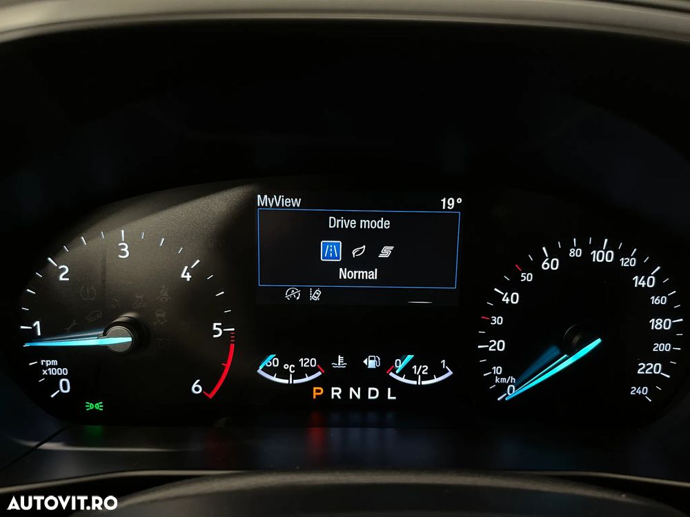 Ford Focus 1.5 EcoBlue Connected - 25