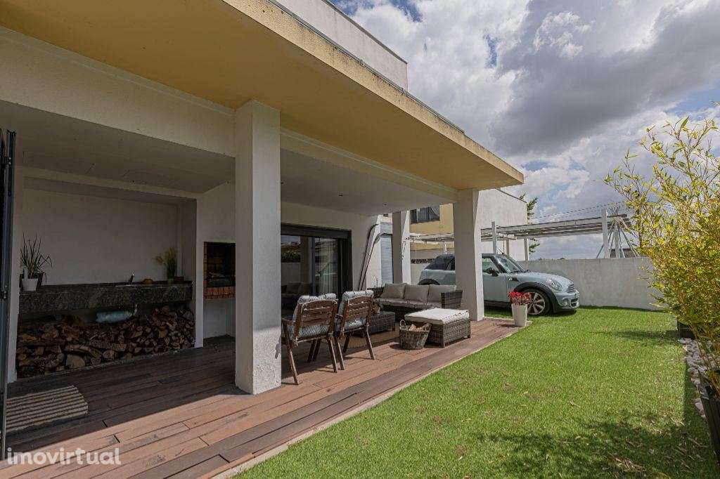 Moradia V4 em Santo António da Charneca, Barreiro  Conforto, Espaço... - Grande imagem: 3/18