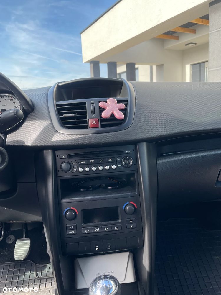 Peugeot 207 1.6 HDi 16V Trendy - 4