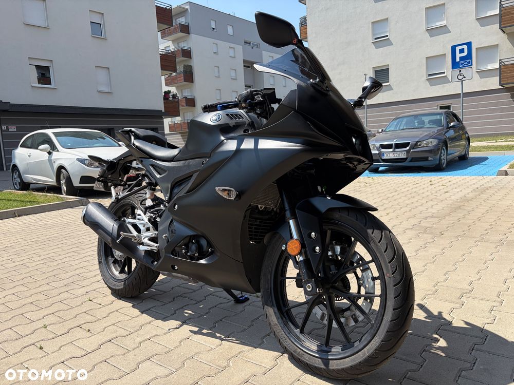 Yamaha YZF - 6