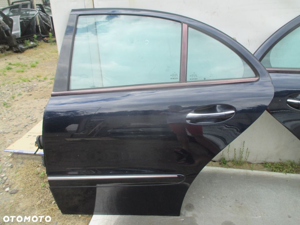 DRZWI  LEWY TYŁ MERCEDES W211 E-KLASA SEDAN KOD-359 02-09