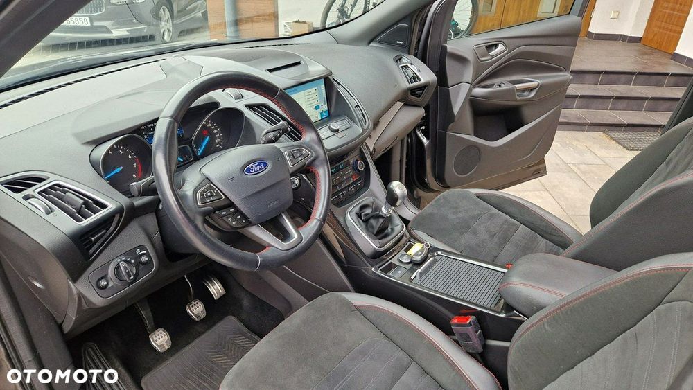 Ford Kuga 1.5 EcoBoost 2x4 ST-Line - 17