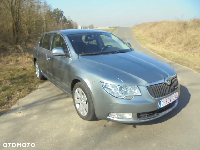 Skoda Superb 1.6 TDI Active Greenline - 11