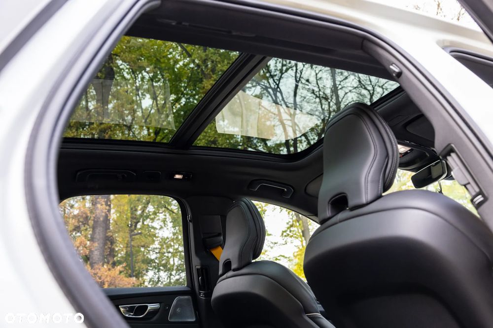 Volvo XC 60 T8 Plug-In Hybrid AWD Polestar Engineered - 29