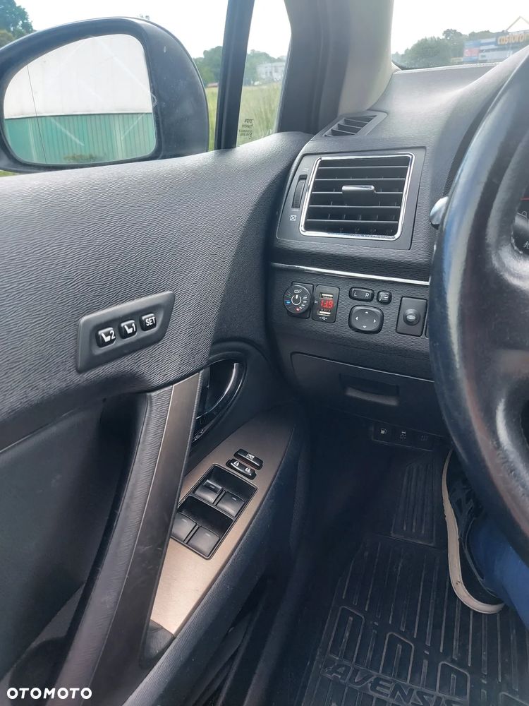 Toyota Avensis 2.0 Prestige MS - 10