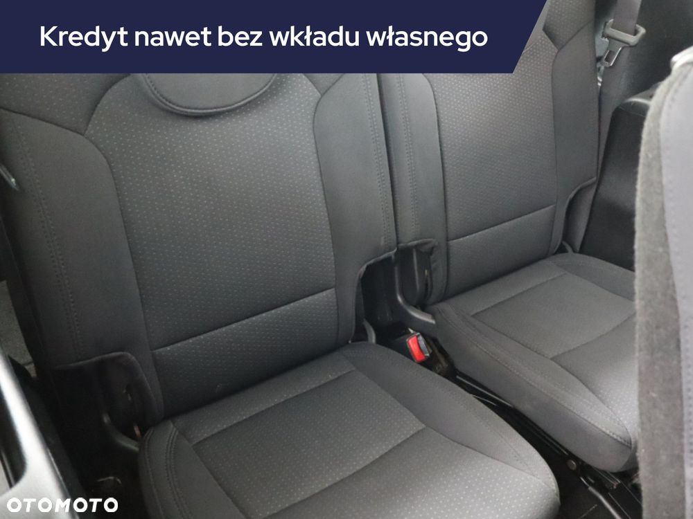 Kia Carens - 19