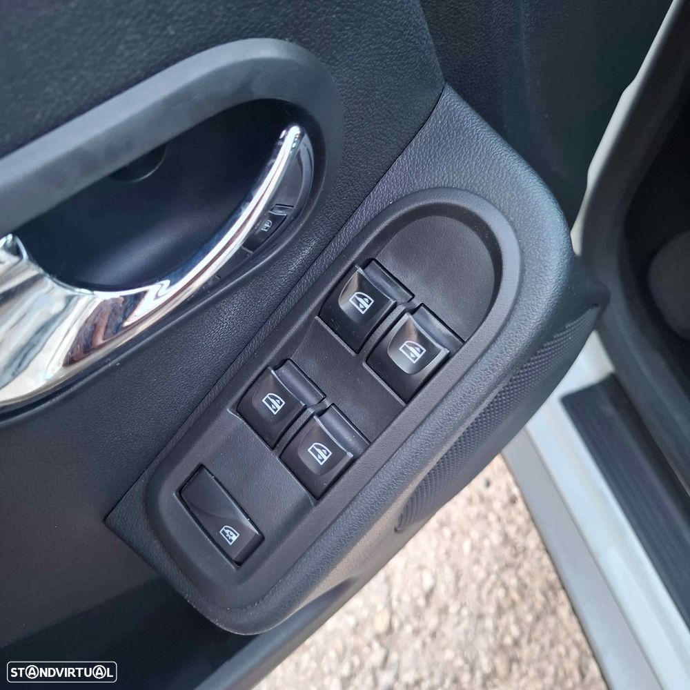 Dacia Duster 1.2 TCe Prestige - 6