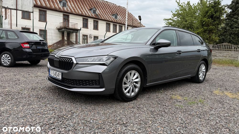 Skoda Superb 2.0 TDI SCR Essence DSG - 2