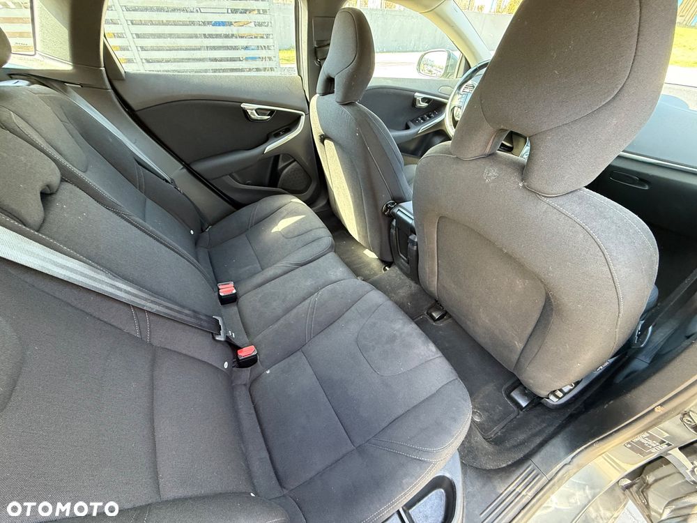 Volvo V40 D4 Momentum - 16