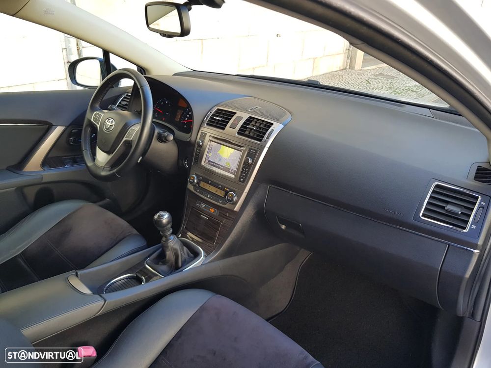 Toyota Avensis SW 2.0 D-4D Luxury+Navi - 36