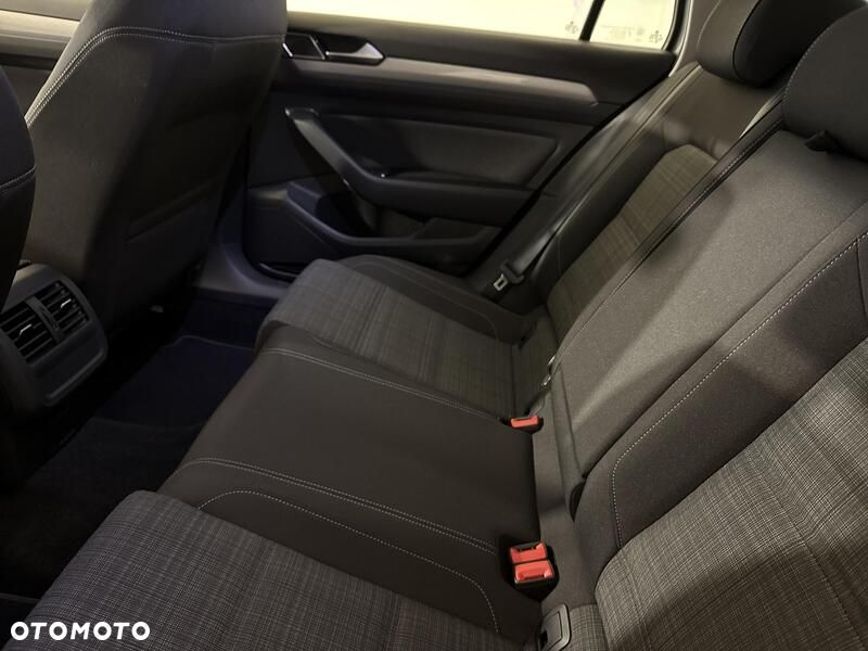 Volkswagen Passat 2.0 TDI EVO Business - 21