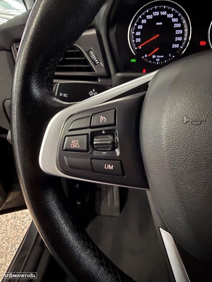 BMW 216 Active Tourer d Line Luxury Auto — fotografia 16