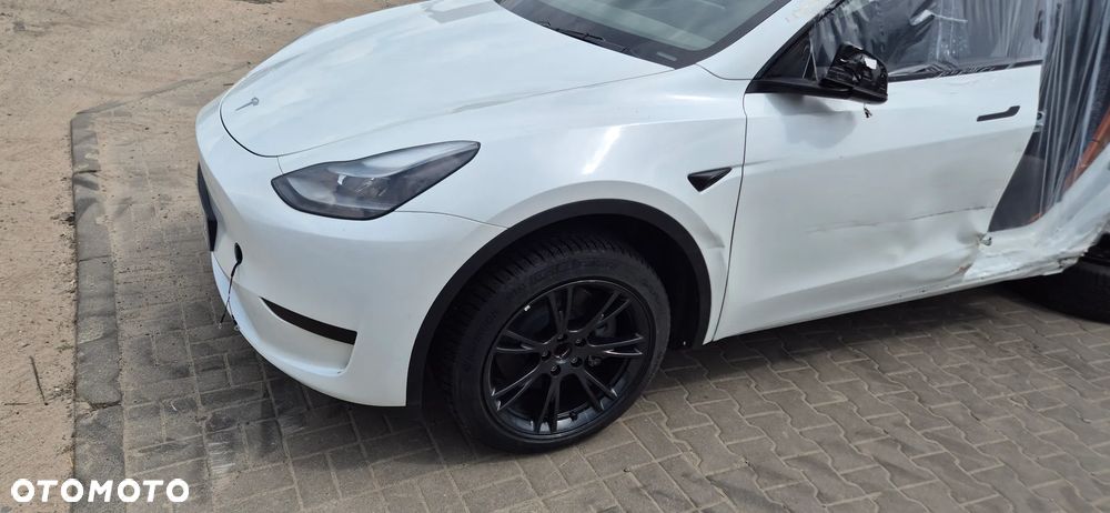 Tesla Model Y 62.5 Standard RWD - 9