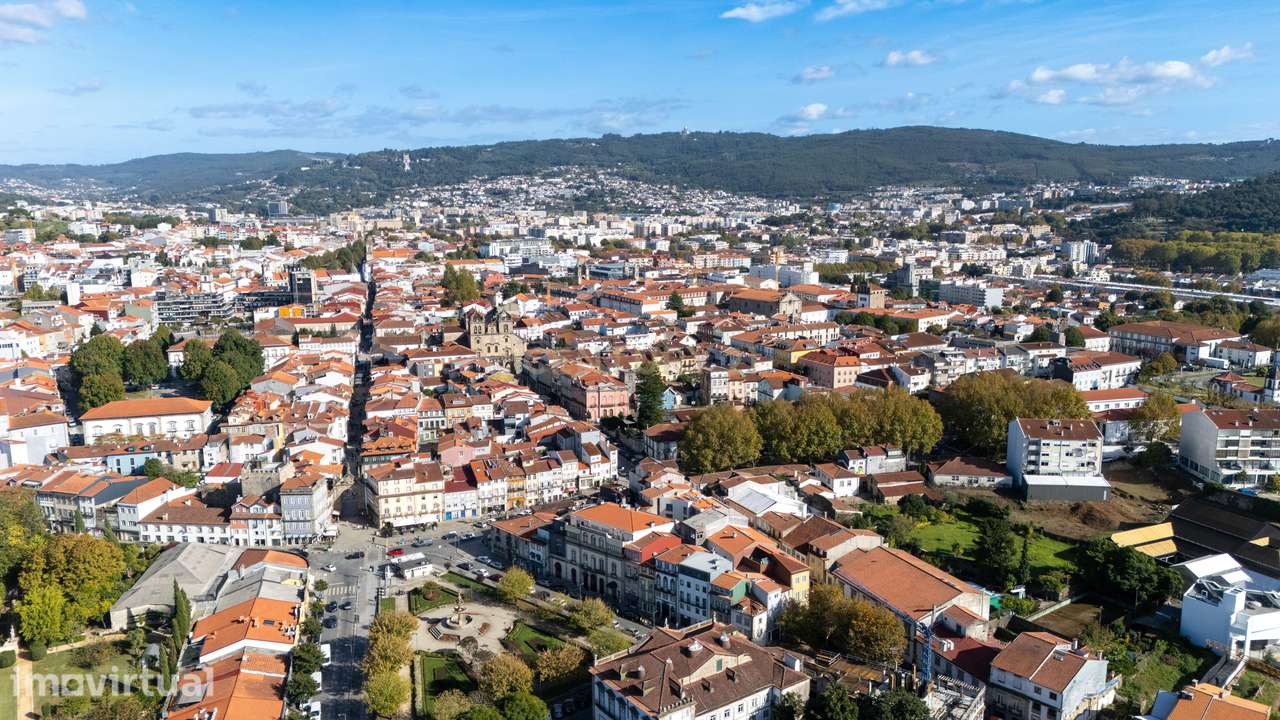 Trespasse de Restaurante no Campo das Hortas — Centro Histórico de Bra - Grande imagem: 5/18