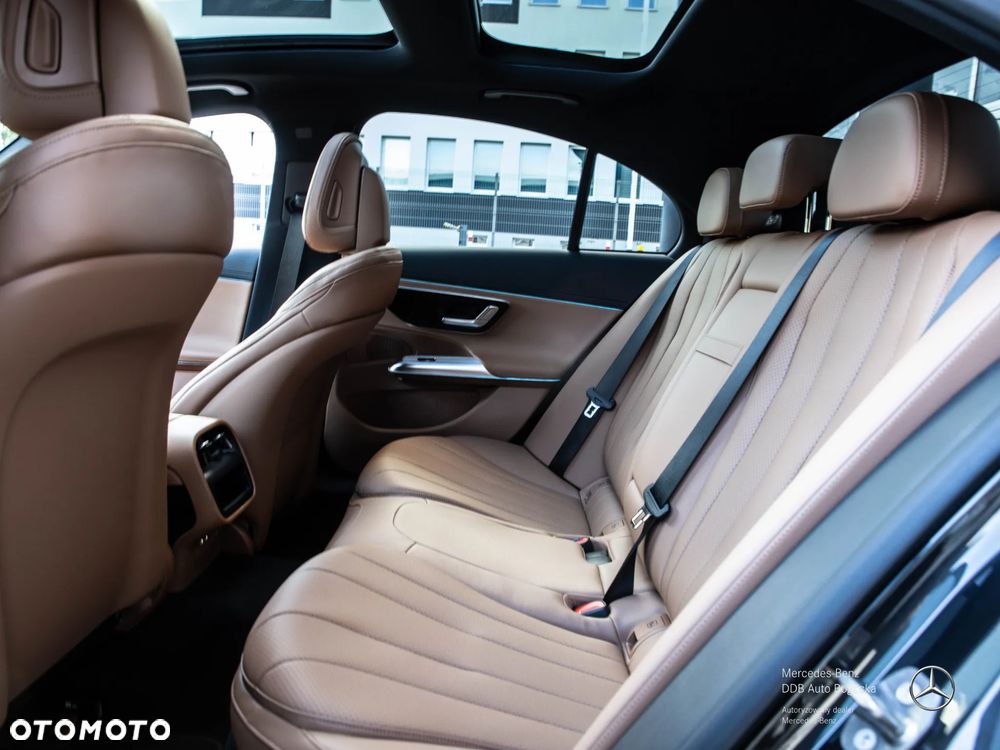 Mercedes-Benz Klasa E 220 d mHEV 4-Matic Exclusive 9G-Tronic - 12