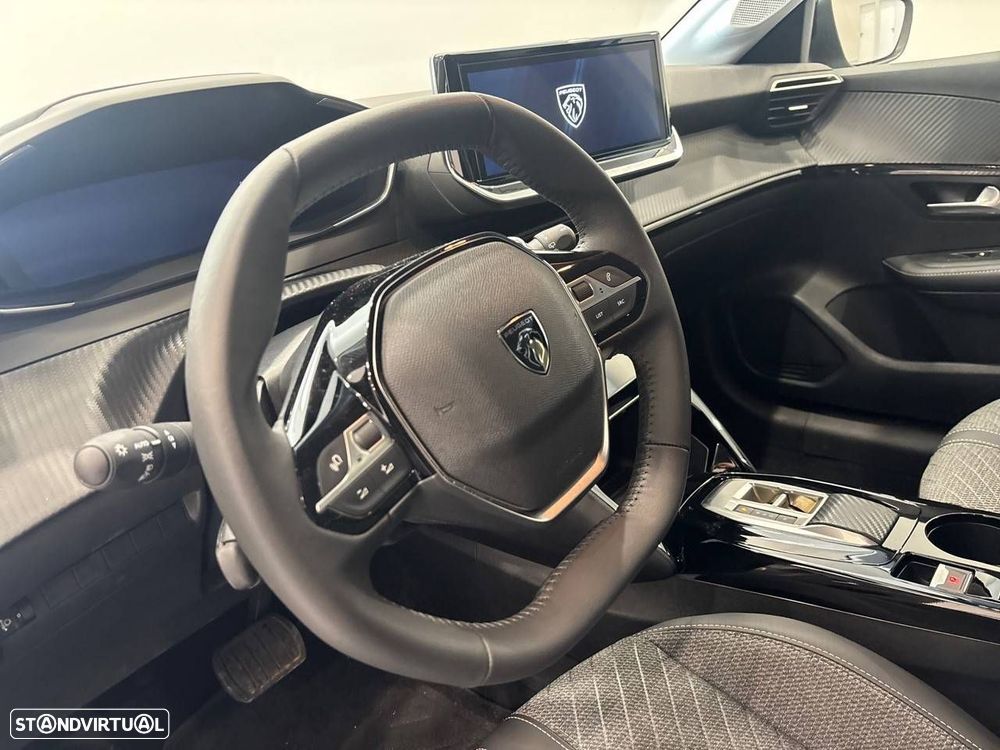 Peugeot 208 1.2 Hybrid Allure e-DCS6 - 12