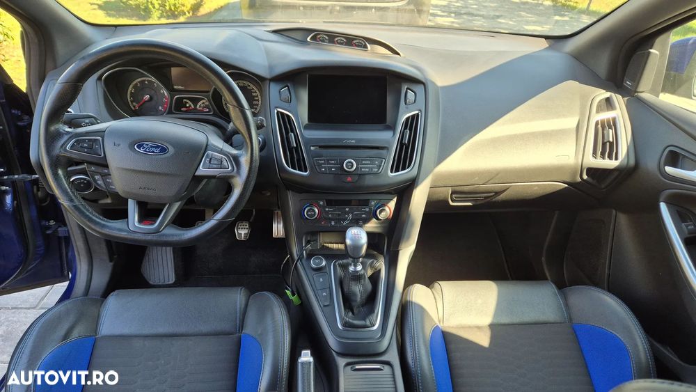 Ford Focus - 15