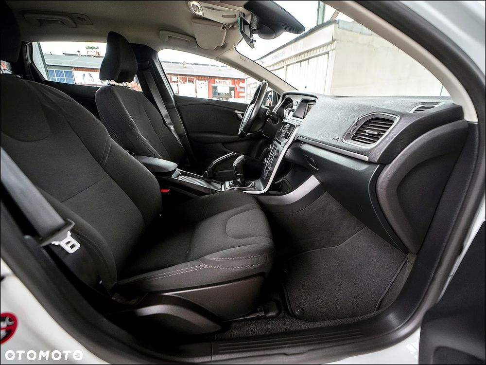 Volvo V40 Cross Country - 35