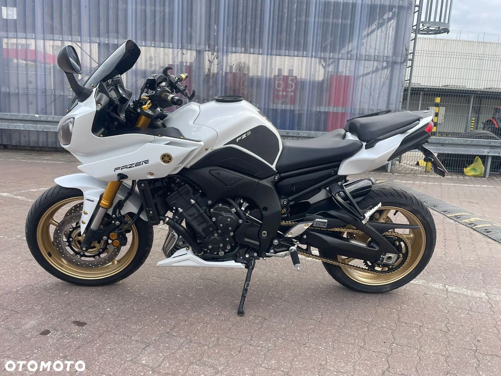 Yamaha FZ8 - 21