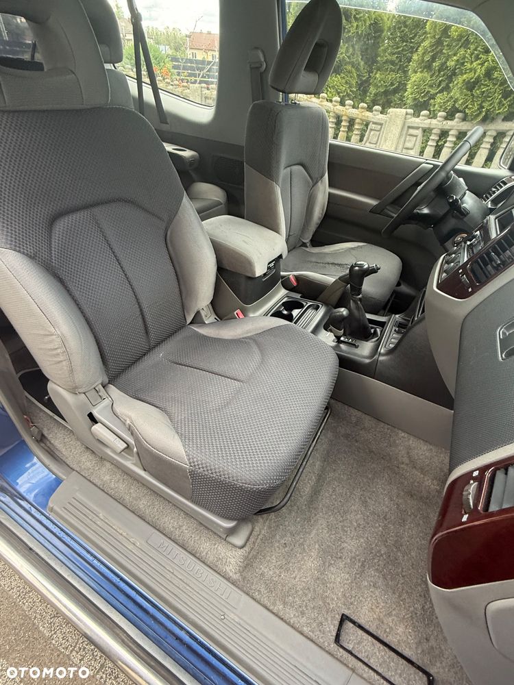 Mitsubishi Pajero - 9