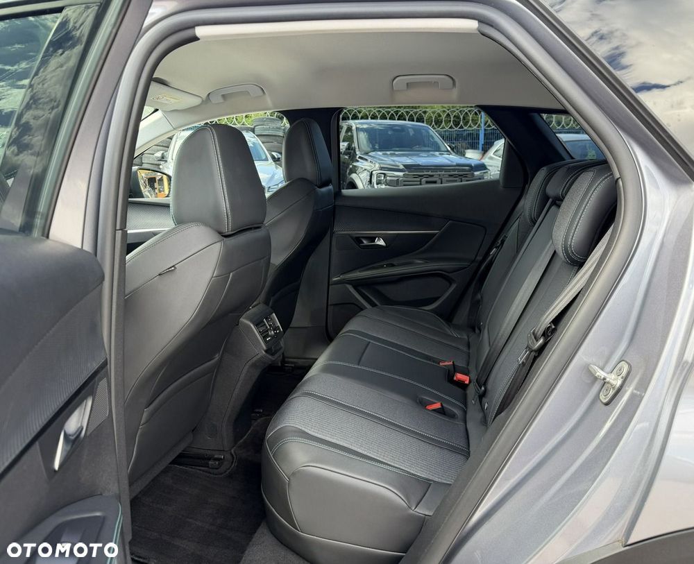 Peugeot 3008 1.6 PureTech Hybrid PHEV Allure Pack S&S EAT8 - 11