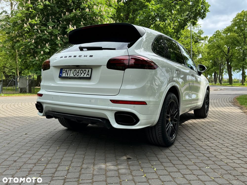 Porsche Cayenne Platinum Edition - 3