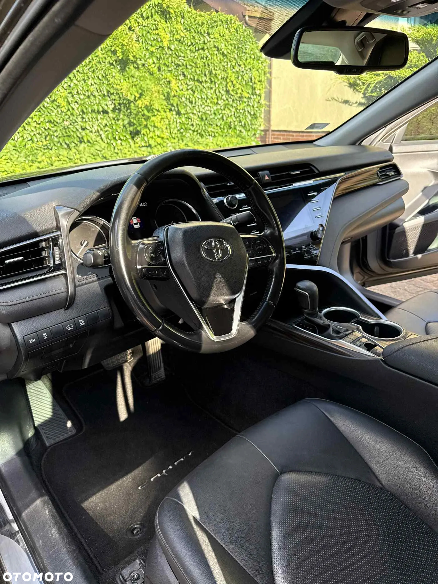 Toyota Camry 2.5 Hybrid Executive CVT - 8