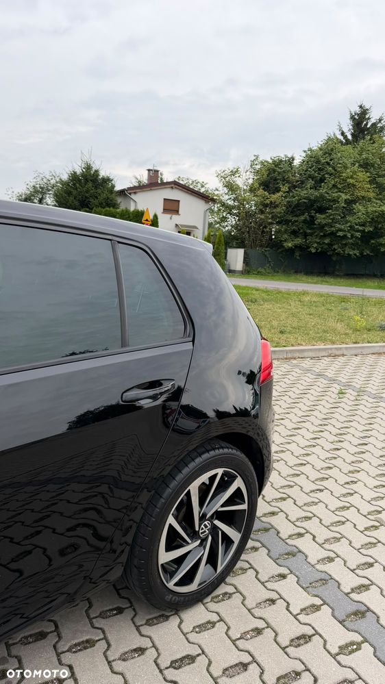 Volkswagen Golf - 6