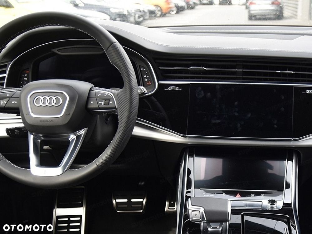 Audi Q8 TFSI e PHEV 290 kW Quattro Tiptronic - 12