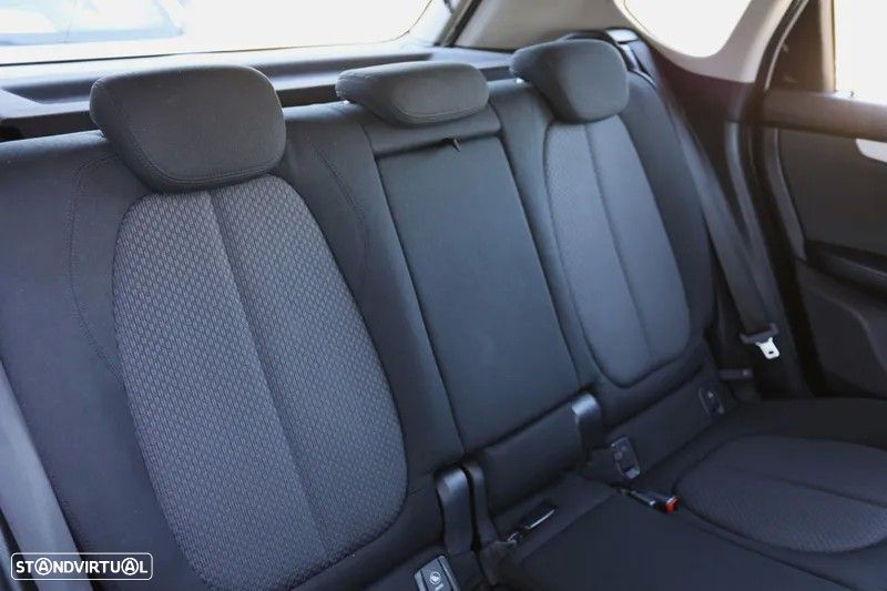 BMW 216 Active Tourer d Aut. Luxury Line - 16