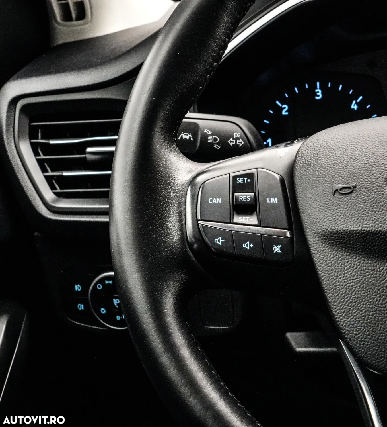 Ford Focus 1.5 EcoBlue Titanium Business - 23