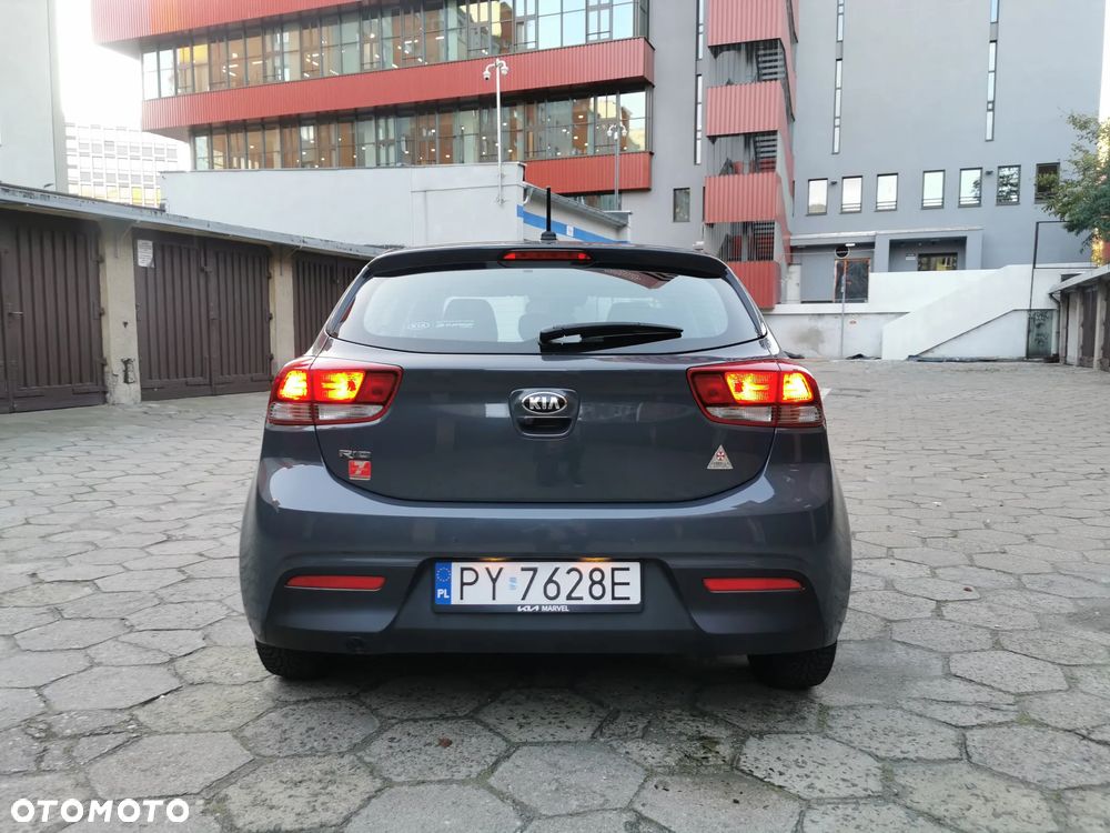 Kia Rio 1.2 L - 9
