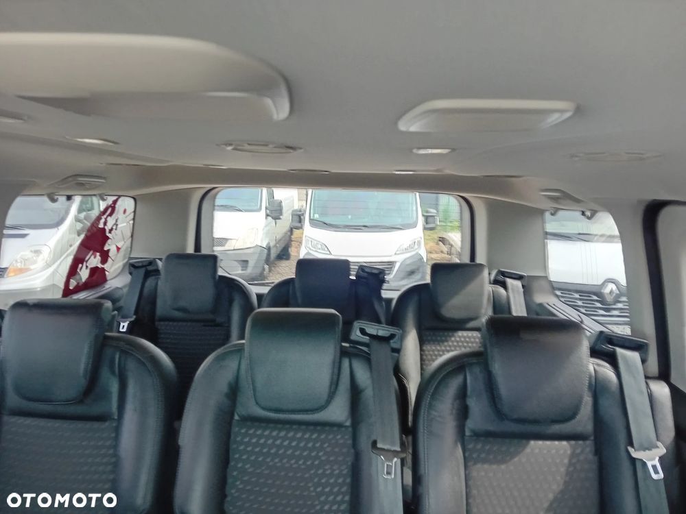 Ford Tourneo Custom - 22