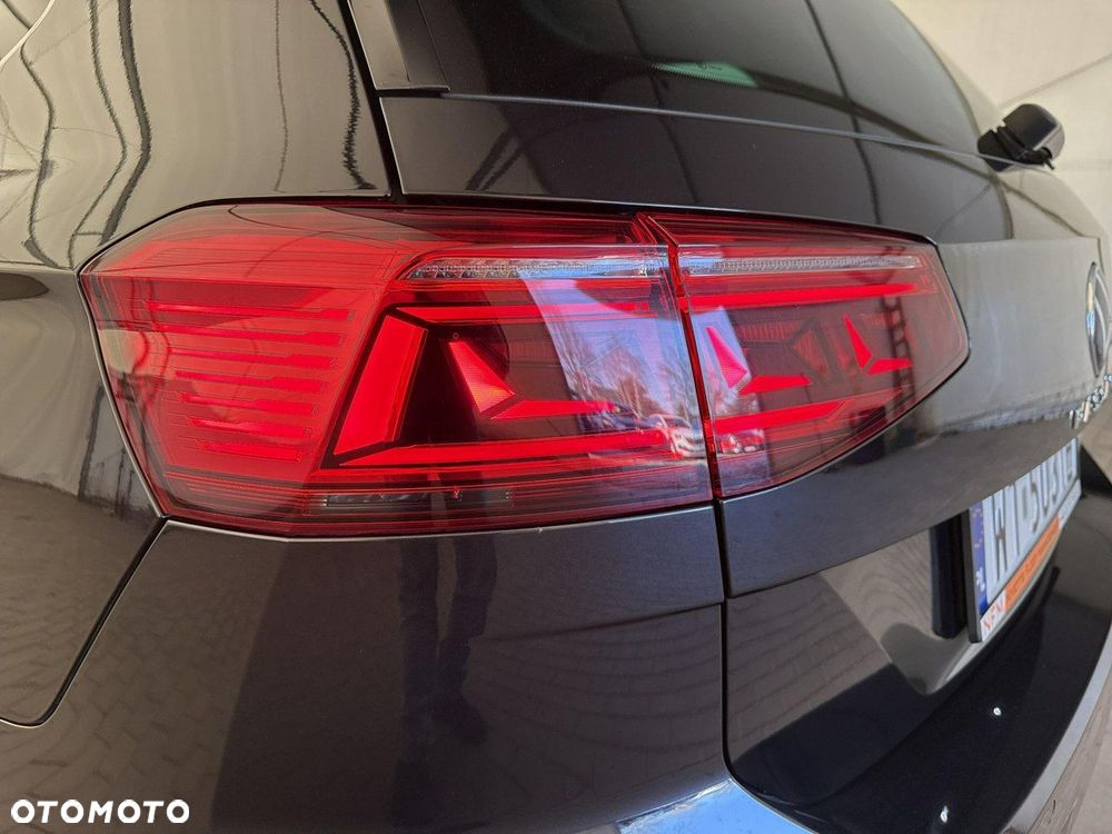 Volkswagen Passat - 30