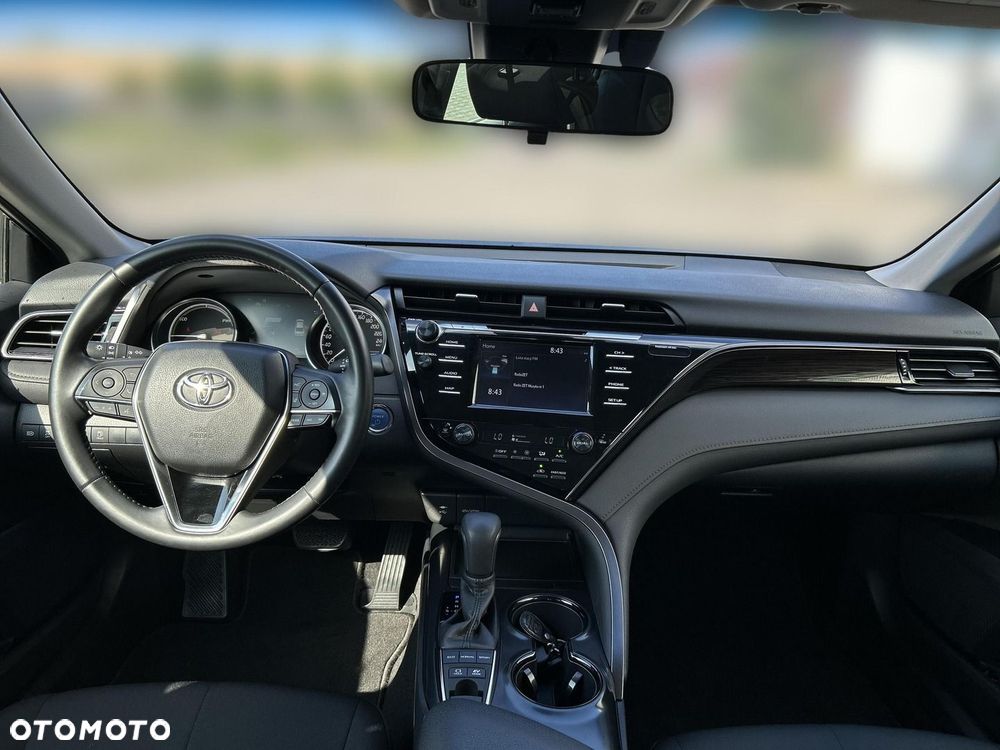 Toyota Camry 2.5 Hybrid Comfort CVT - 15