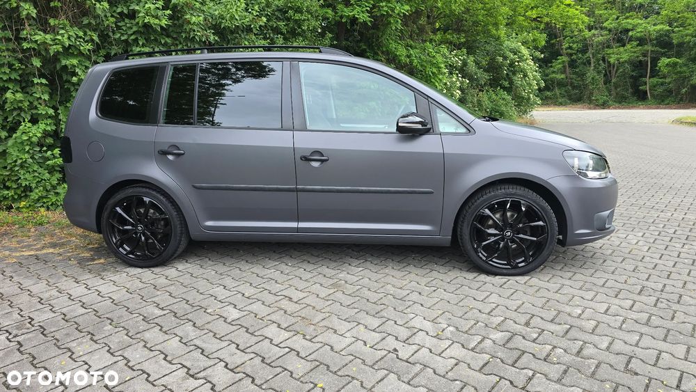 Volkswagen Touran - 4