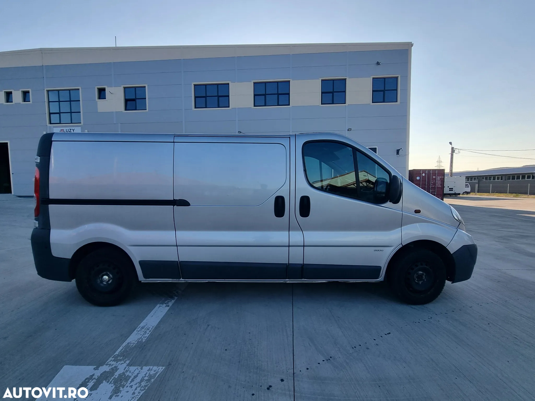 Opel Vivaro Combi 2.0 CDTI LWB EURO5 - 2