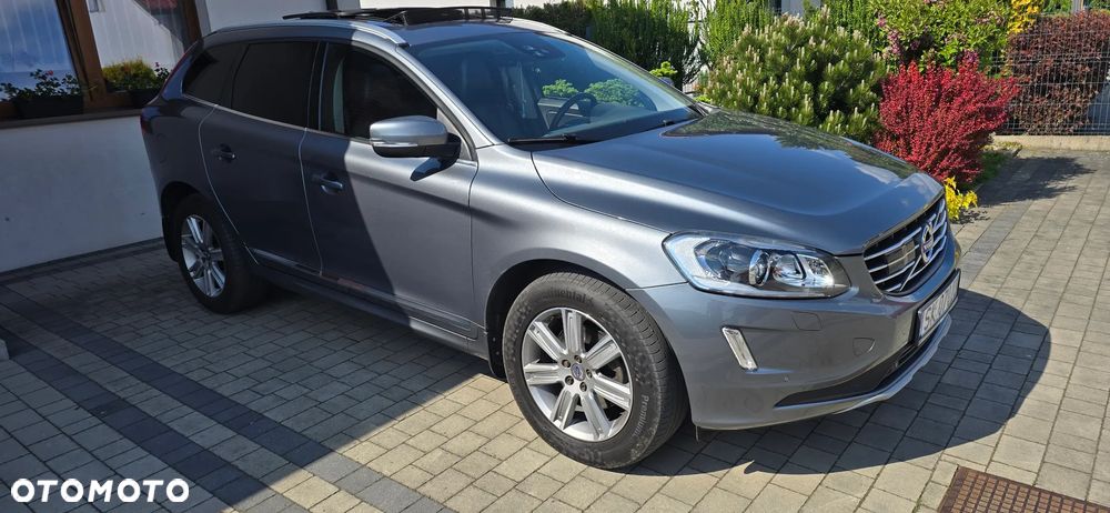 Volvo XC 60 D5 AWD Momentum - 11