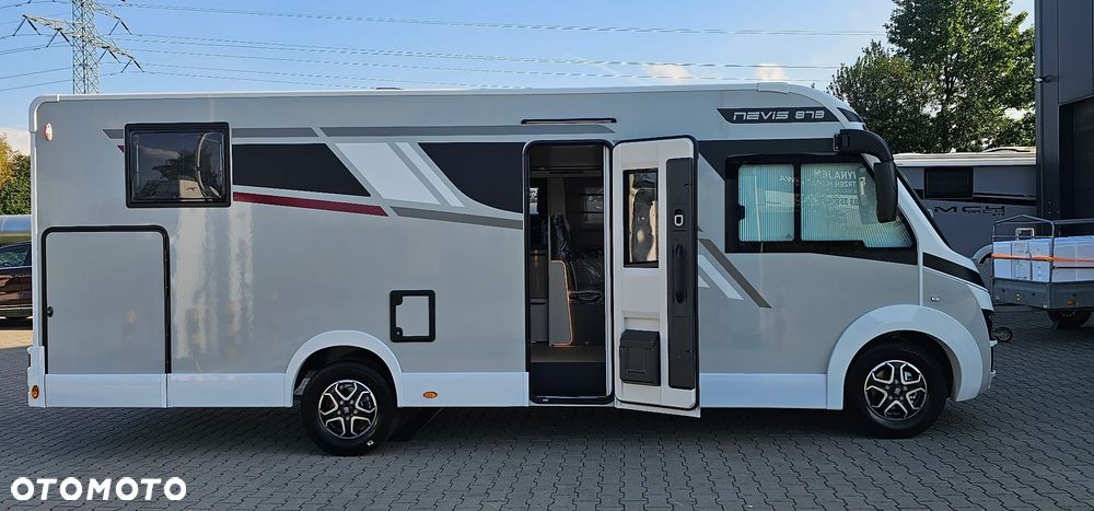 McLOUIS NEVIS 873 - INTEGRA - KAMPER - 11