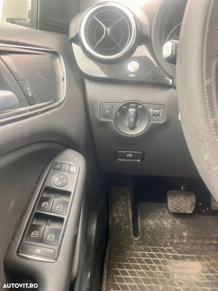 Mercedes-Benz B 220 - 13