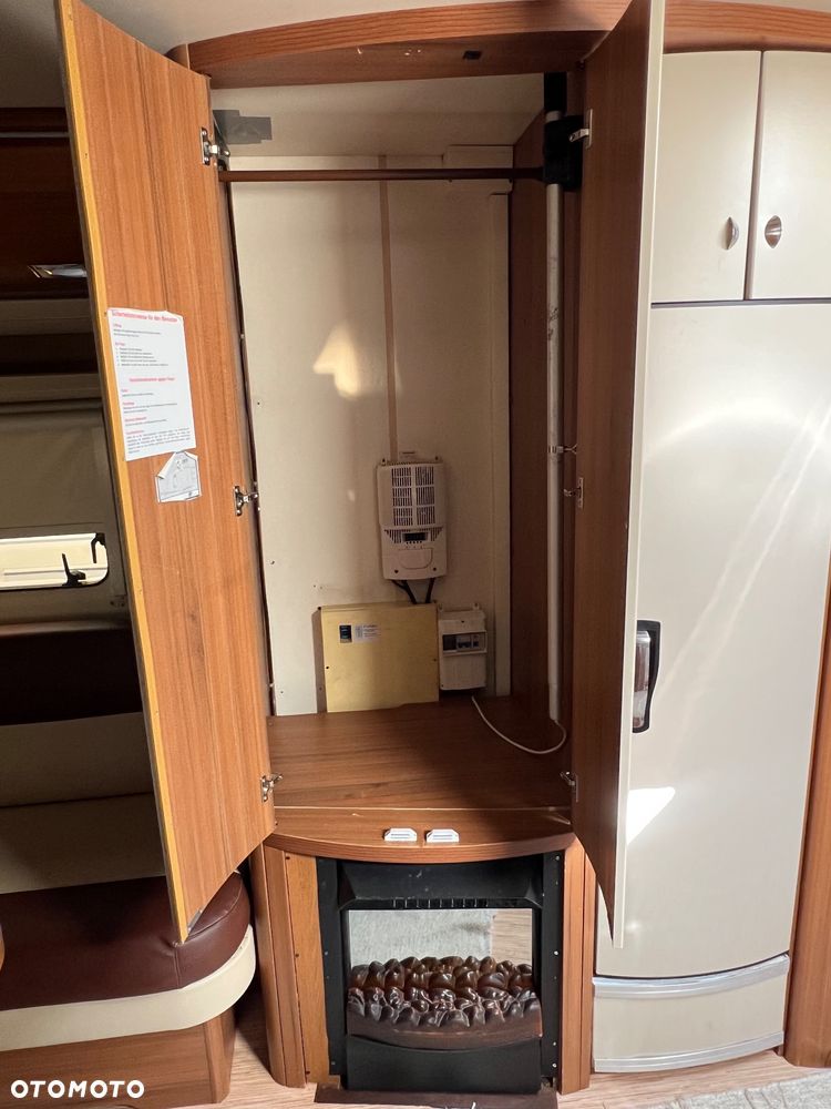 Hobby PREMIUM 610 2013r. I inne Fendt DIAMANT 590 i LMC kondor 650 i Caravelair PRESTIGE 610 i Dethlefs EMOTION 700 i Tabbert VIVALDI 450 i Caravelair RUBIS 395 - 32