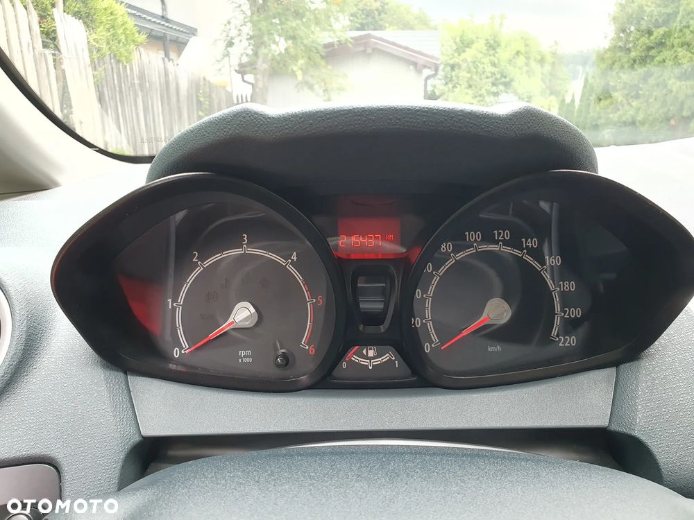 Ford Fiesta 1.6 TDCi DPF Sport - 11